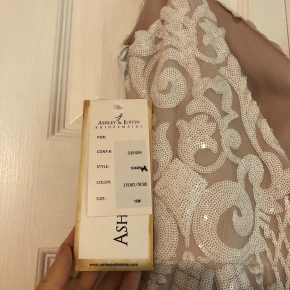 *NEVER WORN* Bridal Gown, Wedding dress - Picture 2 of 8